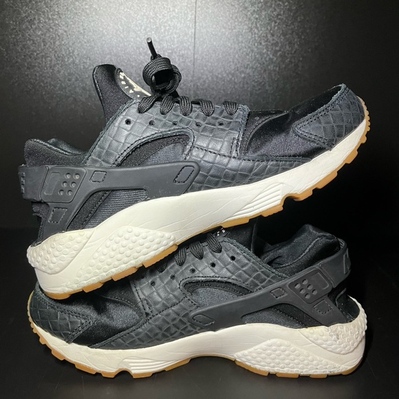 Nike air huarache run premium black snakeskin size 6 - Picture 2 of 7
